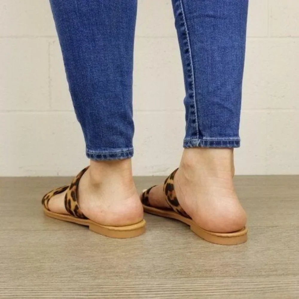 Leopard Print Double Strap Flat Summer Sandals - Picture 4 of 7